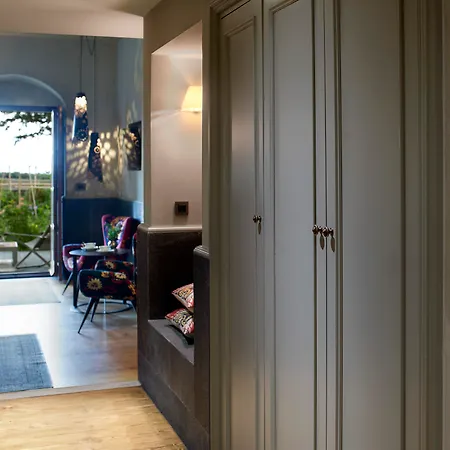 Kinsterna Hotel 5*