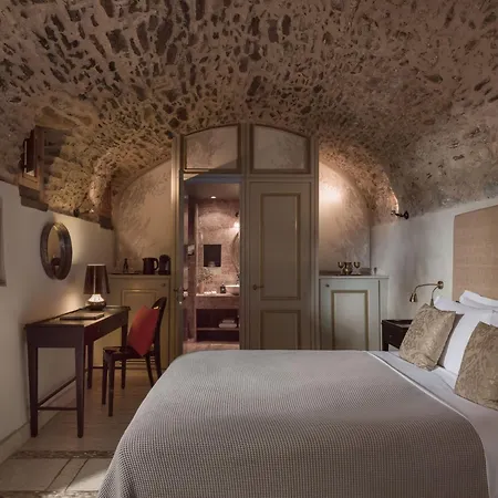 Hotel Kinsterna 5*