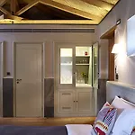 Kinsterna Hotel 5*