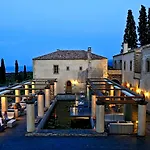 Hotel Kinsterna 5*