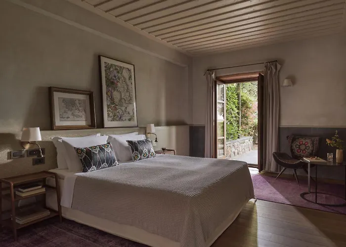 ホテル Kinsterna モネンバシア